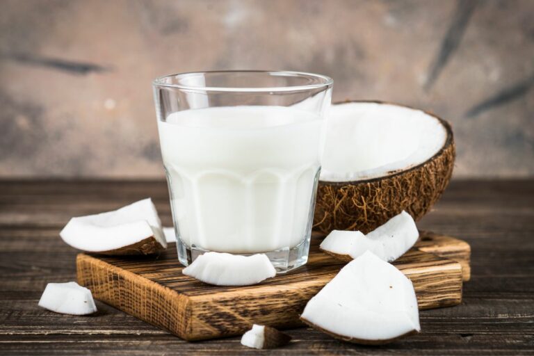 What Does Coconut Milk Taste Like?