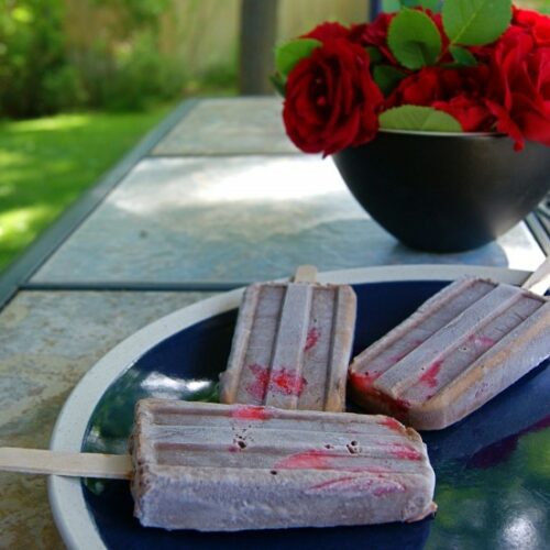 Chocolate-covered Strawberry Pops